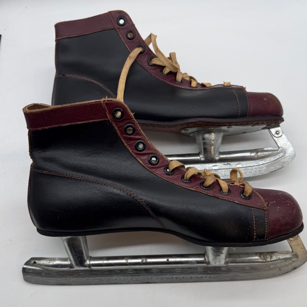 Vintage Beaver Leather Acorn Ice Skates Black Burgundy Metal Retro 50s hockey